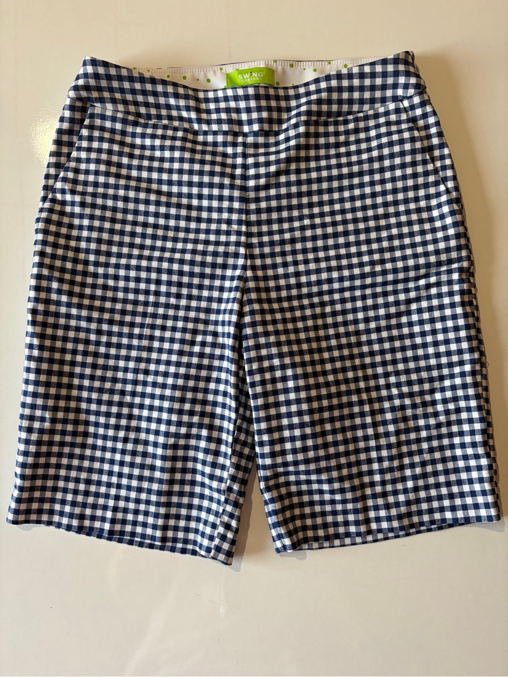 Swing control navy white checkered golf shorts stretch women’s size 6 9” inseam